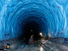 كيف يمكن لبطانات حمام السباحة البلاستيكية أن تغير مظهر حمام السباحة الخاص بك ومتانته